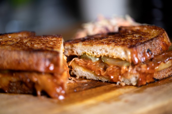 Pulled-Pork-Sandwich---Close-Hero